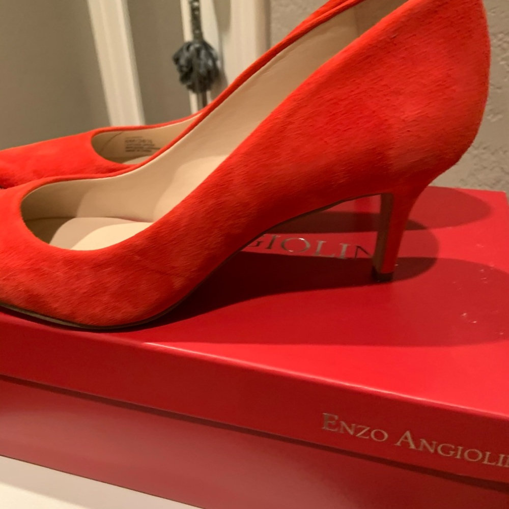Heels - Picture 2 of 2